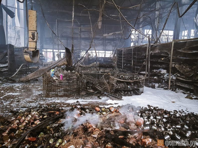 Сгоревший гипермаркет «Лента» в Санкт-Петербурге сняли с квадрокоптера