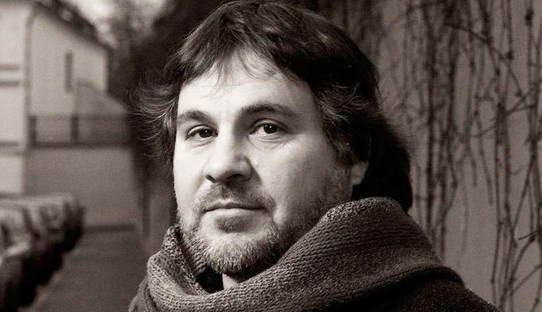 50 лет, а квартиры нет. В соцсети собирают подписи, чтобы известному защитнику сирот помогли с жильем