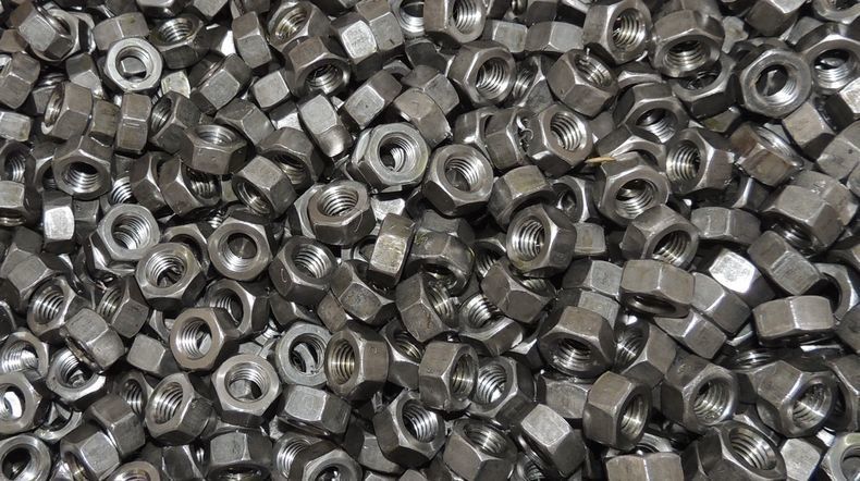 15 суток или штраф за неуважение к государству. В Госдуму внесены законопроекты, ограничивающие критику