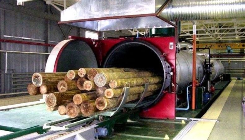 Три человека обгорели во время пожара на заводе в селе Паданы. Подробности ЧП