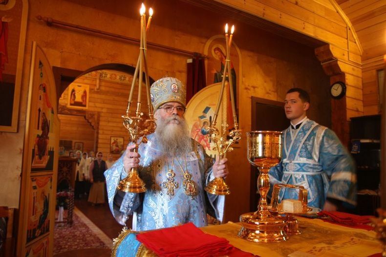 Митрополит Константин поздравил православных Карелии с Рождеством Христовым