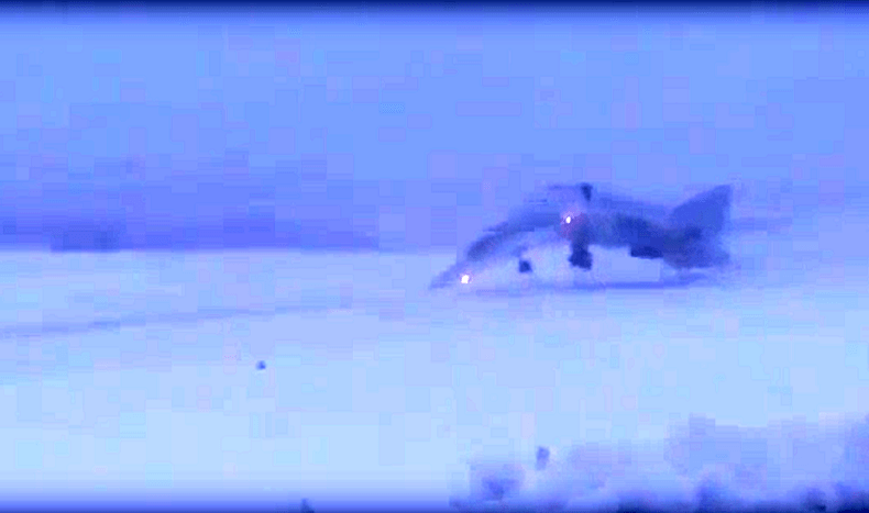 Видео крушения военного самолета в Мурманской области появилось в сети