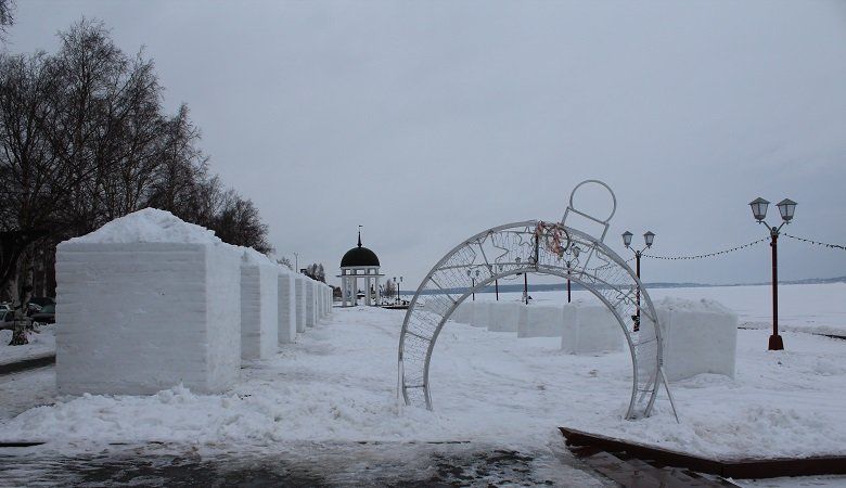 «Гиперборея»: сегодня скульпторы приступят к созданию недолговечных шедевров из снега и льда