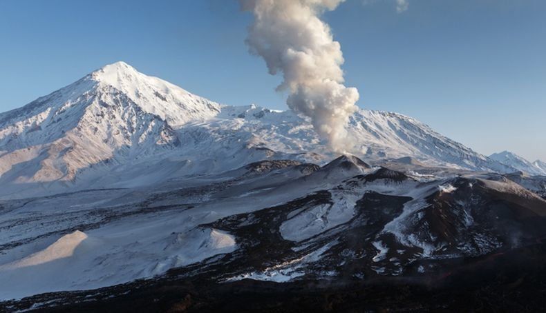 На Камчатке проснулись два вулкана. Карельский Гирвас пока молчит