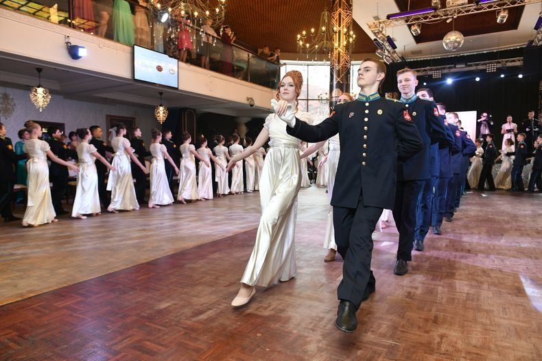 Всероссийский кадетский бал впервые прошел в Петрозаводске