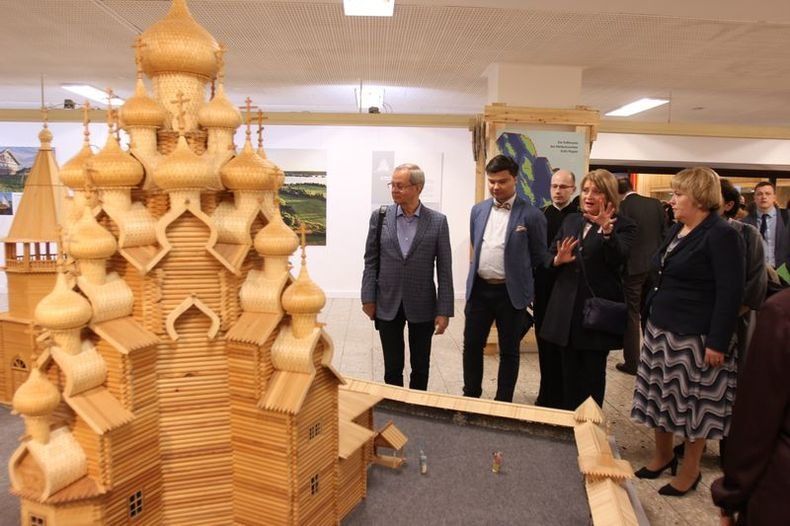 Музей «Кижи» представил в Германии уникальную выставку