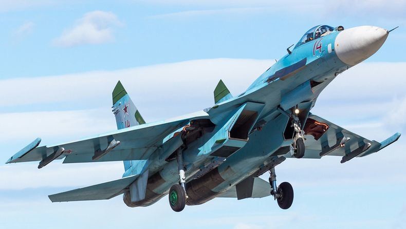 Более 50 самолётов из четырех регионов России участвуют в учениях авиации  над Ладогой