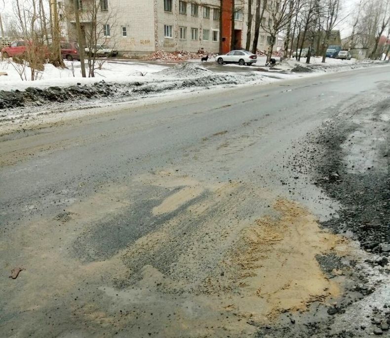 Пять городских магистралей ремонтировали в Петрозаводске минувшей ночью