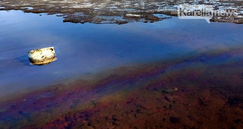 Разлив нефтепродуктов в Онежское озеро произошел в Петрозаводске