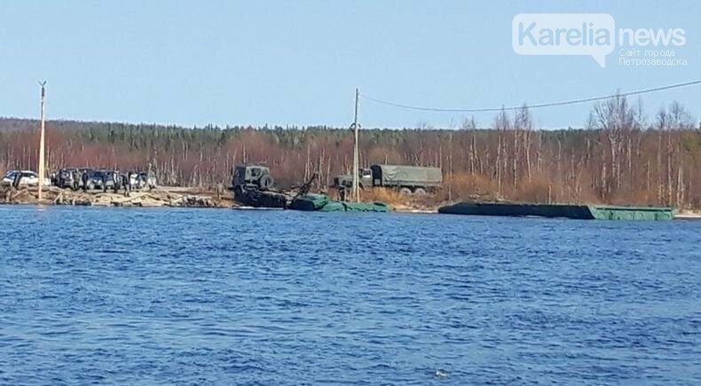 В Панозере военные начали устанавливать паром. Фото и видео