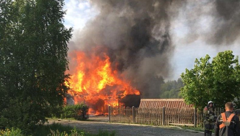 Страшный пожар за 15 минут оставил семью из Карелии без крова, имущества и документов