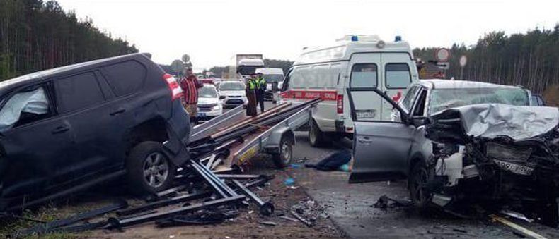 Два человека погибли вчера вечером на трассе «Кола»