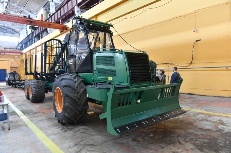 Первый форвардер выпустили на заводе «Амкодор» в Петрозаводске