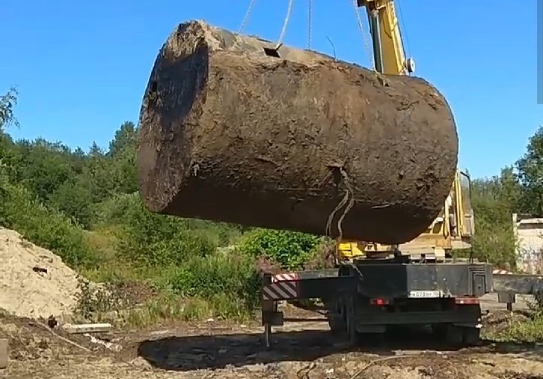 Цистерну, из которой нефть попала в Лососинку, обезвредили