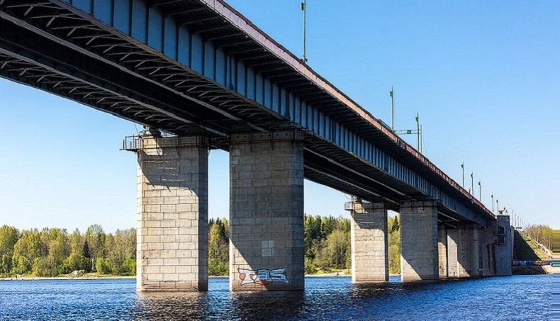 Сегодня на федеральной трассе Р-21 «Кола» разведут Ладожский мост