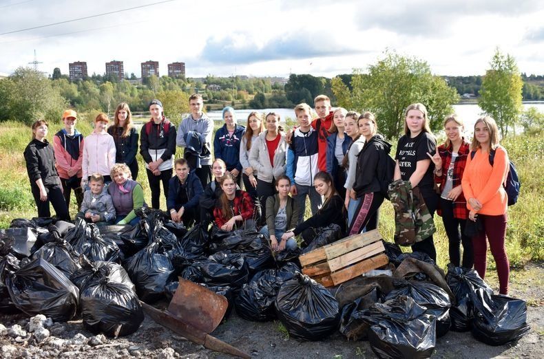 Более 500 волонтеров очистили от мусора прибрежную полосу Онежского озера