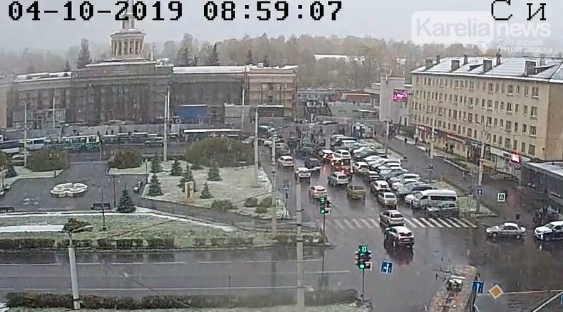 ГИБДД не разрешает таксистам забирать пассажиров на вокзале