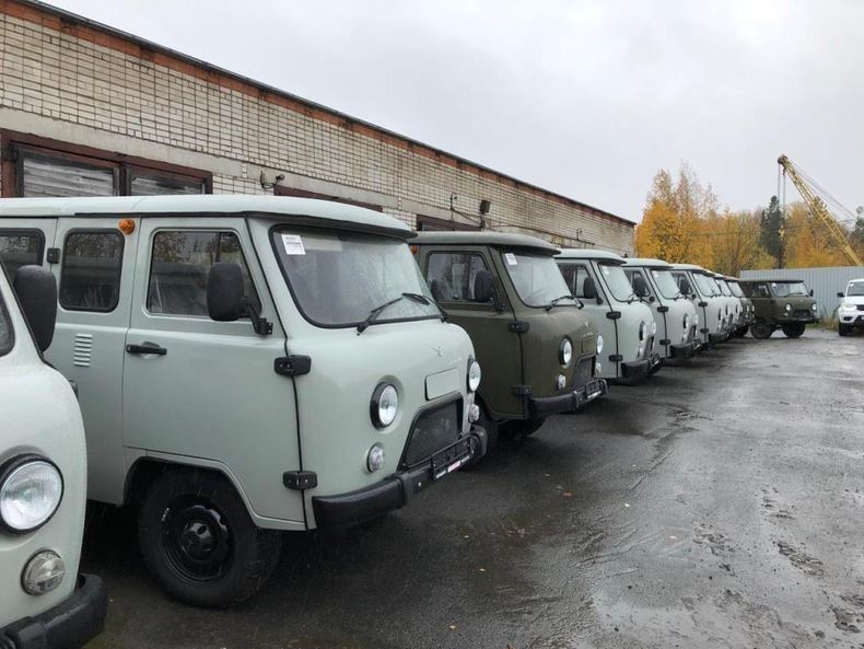 Карельские лесничества получили новые УАЗы и «Шевроле-Нивы»