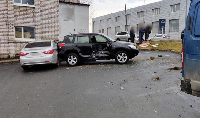 5 автомобилей столкнулись на улице Новосулжгорской в Петрозаводске