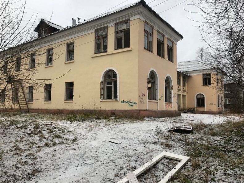 Общественники требуют ограничить доступ к заброшенным домам в Петрозаводске