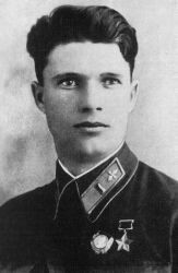 Первый Герой, артист и театр, прокурор и упаковка — 16 января в истории Карелии