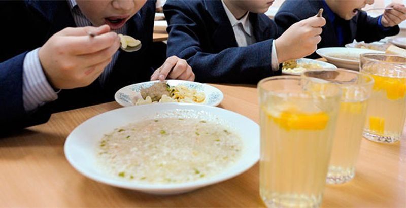 Председатель Заксобрания рассказал, сможет ли Карелия в этом году ввести бесплатное питание для юных школьников