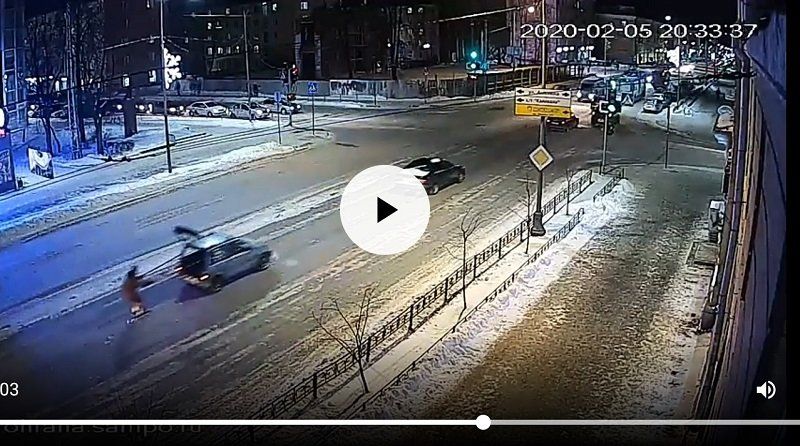 Эпатаж: Автомобиль «Ока» проехал по проспекту Ленина в Петрозаводске, буксируя за собой лыжника. Видео
