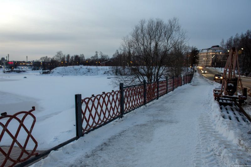 В Петрозаводске дважды за неделю похитили ограду на Пименовском мосту
