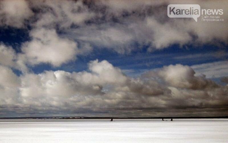 Студентов унесло на льдине в Петрозаводской губе Онежского озера