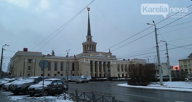 В центре Петрозаводска на один день запретят остановку автомобилей