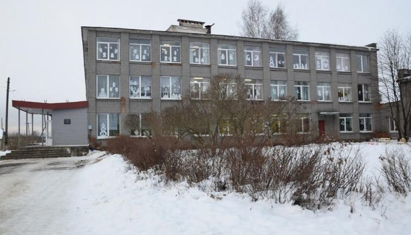 В школе поселка Шуя после скандала назначили нового директора, прежний без работы