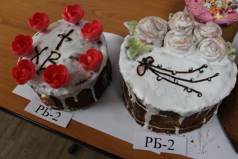 В карельских колониях пекли пасхальные куличи и выясняли, у кого они лучше