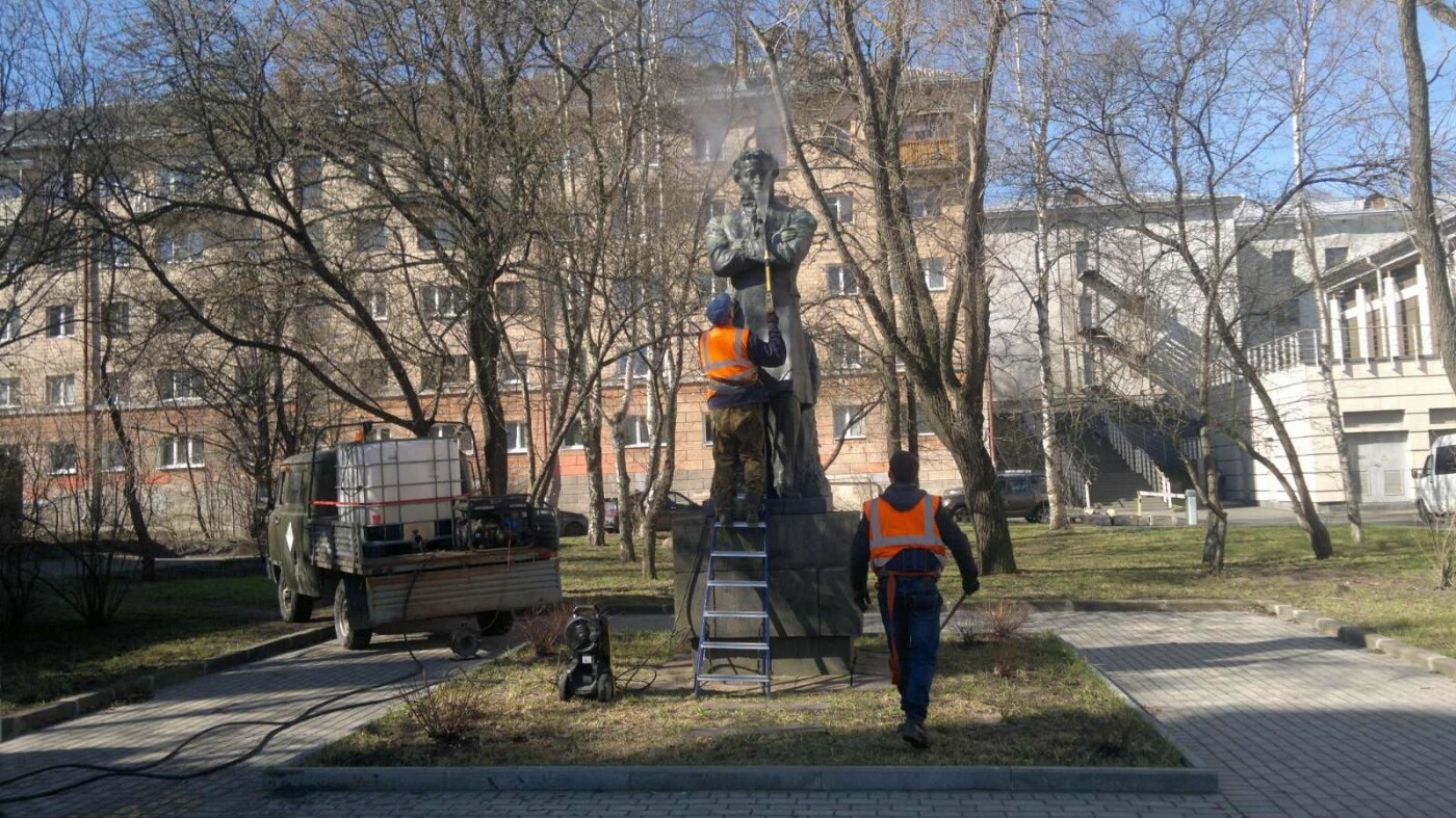 В Петрозаводске полным ходом идёт весенняя уборка