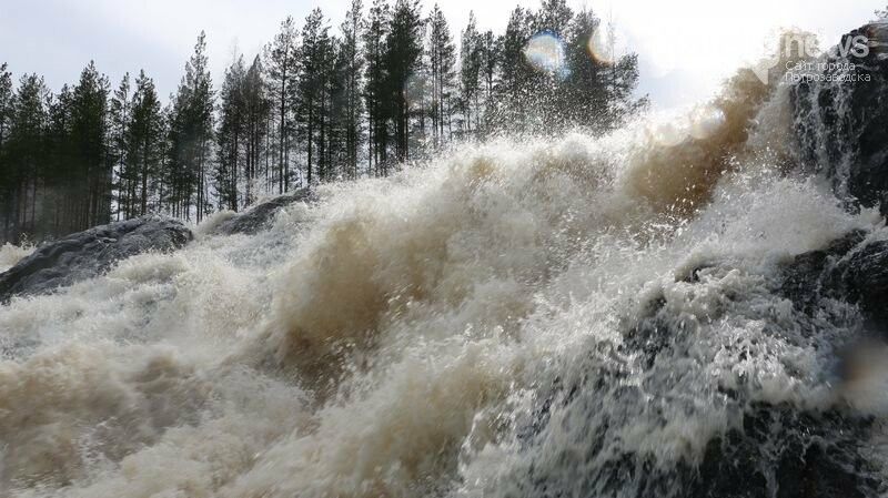 В Карелии 11 мая открыли самый большой водопад