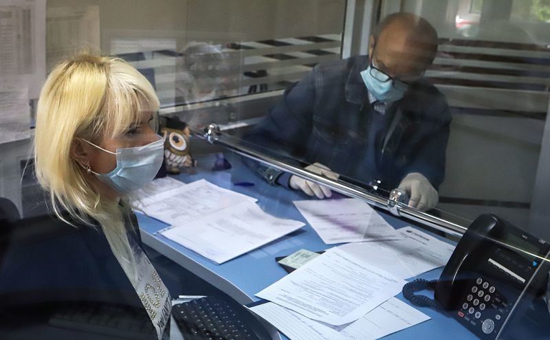 Для получения пособий и выплат не придется самим собирать справки