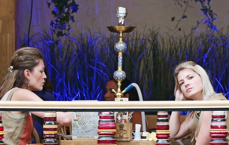 В России запрещают вейпы и кальяны в кафе и общественных местах