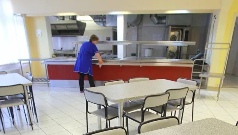 Часть школ Карелии не успеют отремонтировать столовые, чтобы начать бесплатно кормить школьников
