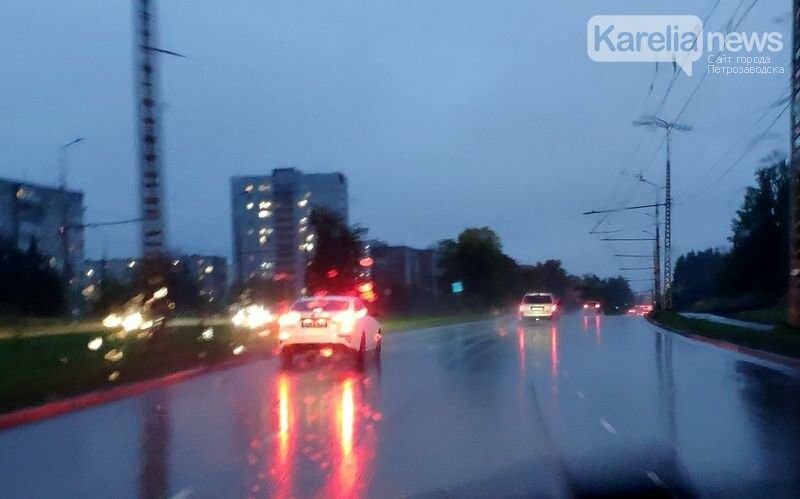 Дороги – реки, тротуары – озера. Деревню Петрозаводск затопило