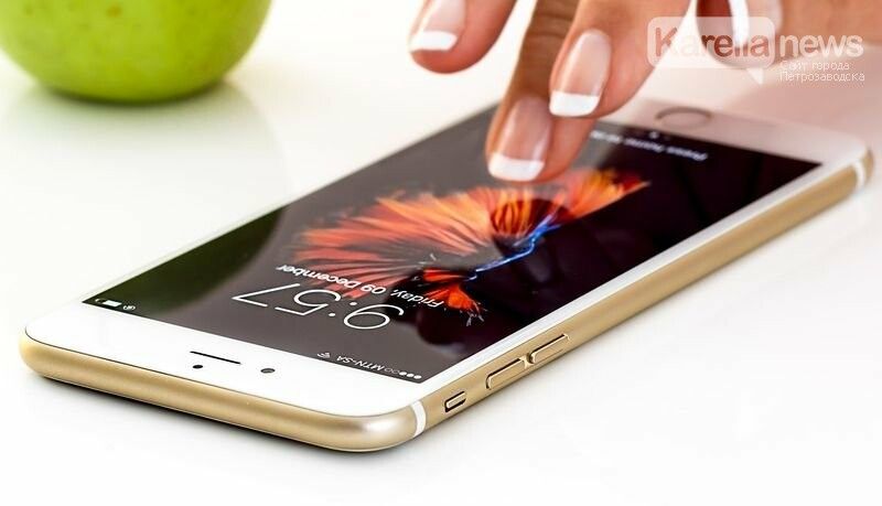 Ученые: коронавирус может сохраняться на экранах телефонов до месяца