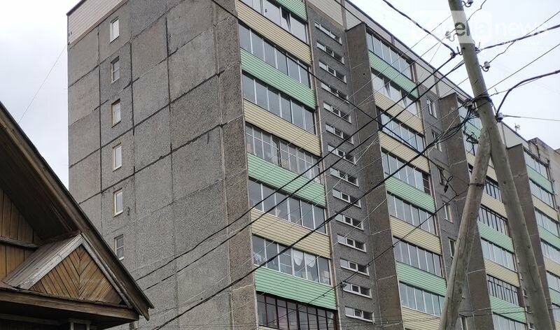 14-летняя девочка погибла после падения с девятого этажа в Петрозаводске