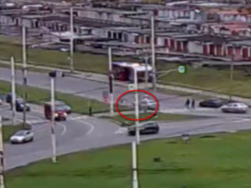 В Петрозаводске водитель сбил 13-летнюю девочку на переходе и скрылся