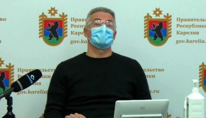 «На следующий день рождения бабушка не придет». Глава Карелии призвал исключить общение внуков с пожилыми людьми