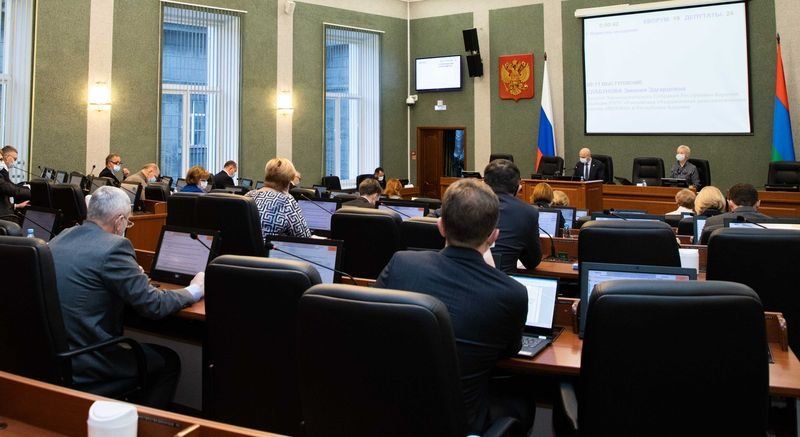 Бюджет Карелии принят с дефицитом 4,7 млрд рублей