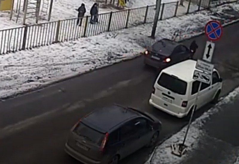 В Петрозаводске дети устроили опасные игры – перебегали дорогу прямо перед машинами