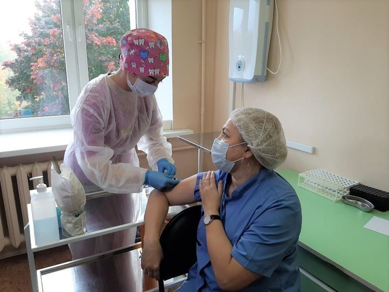 В Карелии началась массовая вакцинация. Главный терапевт рассказала о нюансах