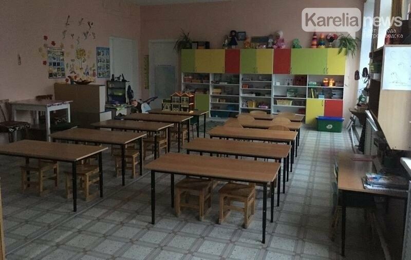 Стало известно, как будут работать школы и детсады в канун Нового года
