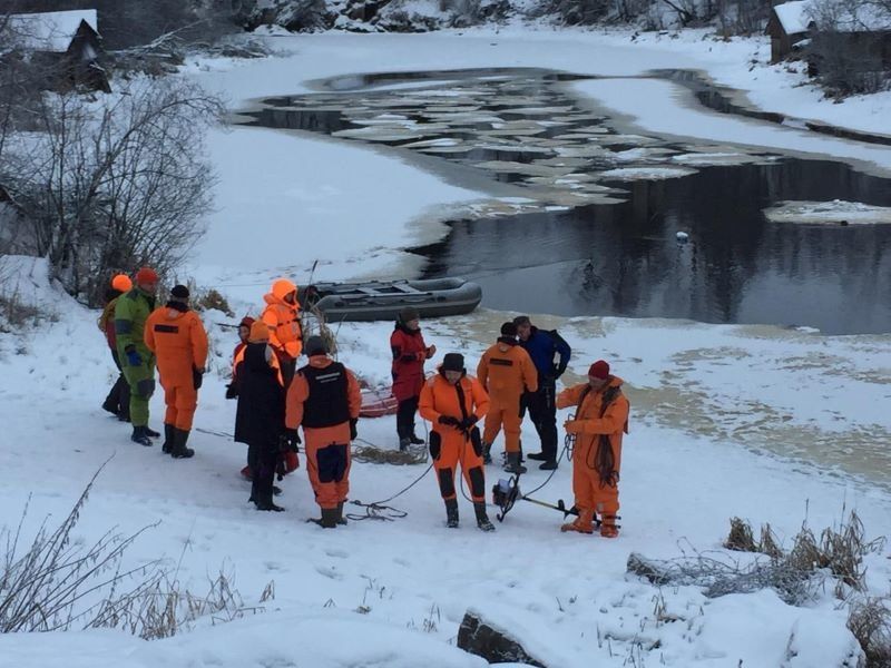На поиски пропавшего ребенка из поселка Хелюля прибыли водолазы из Москвы, Санкт-Петербурга и Иваново