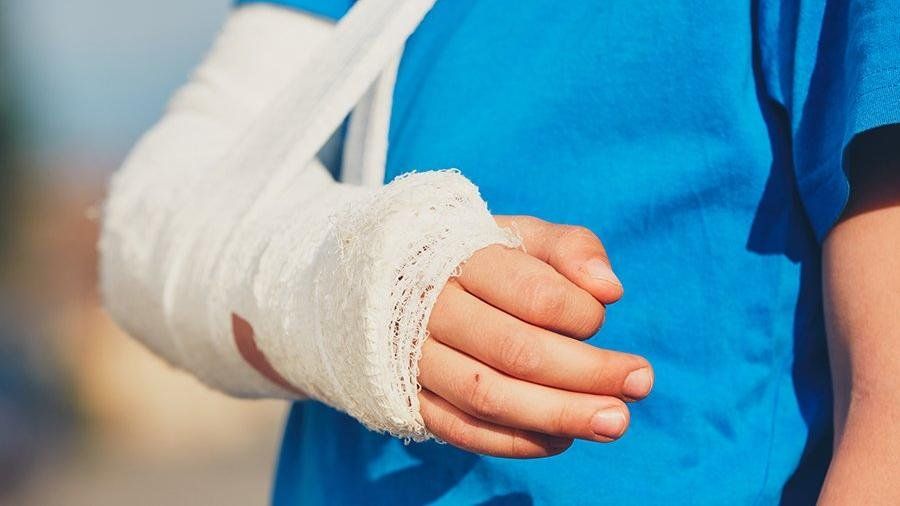 8-летний мальчик получил травму в ТРЦ в Петрозаводске