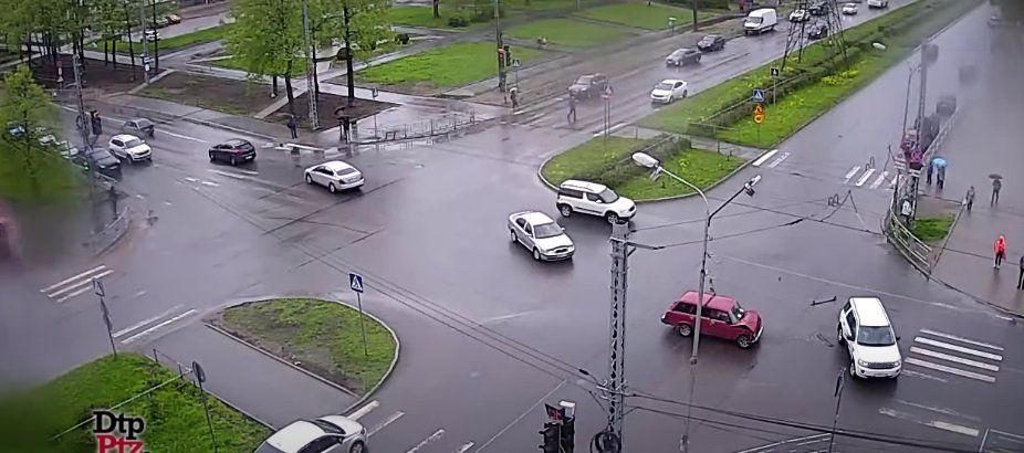 Два автомобиля столкнулись в Петрозаводске