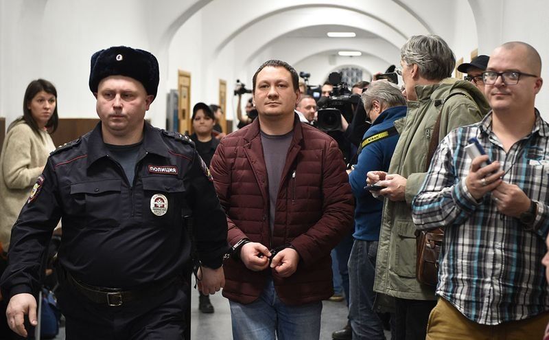 Вынесен приговор полицейским, которые подбросили наркотики журналисту Голунову